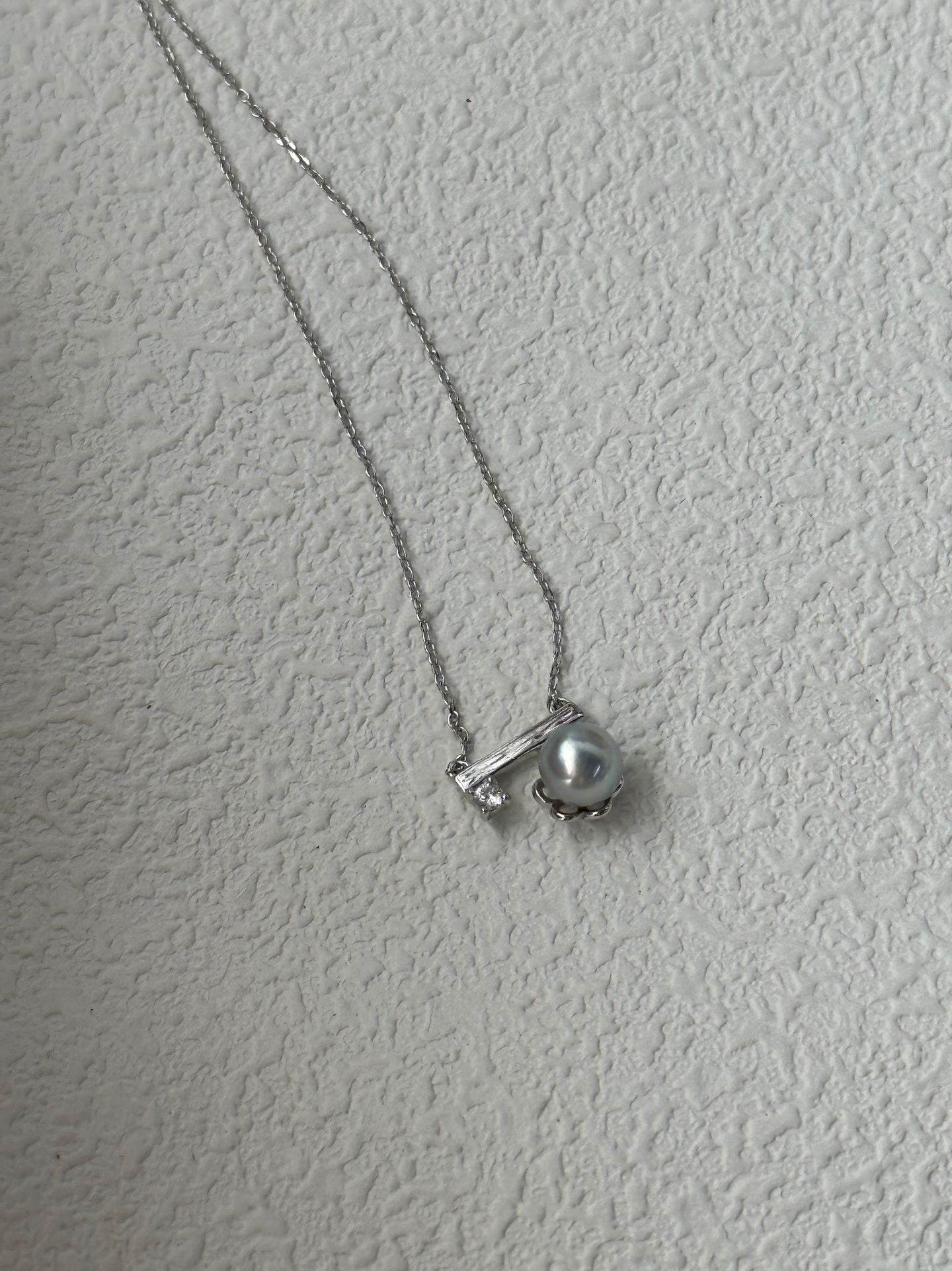 Minimal Sugar Cube Necklace - SOLIS