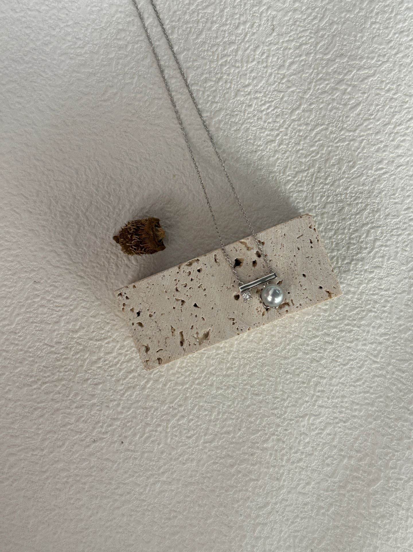 Minimal Sugar Cube Necklace - SOLIS