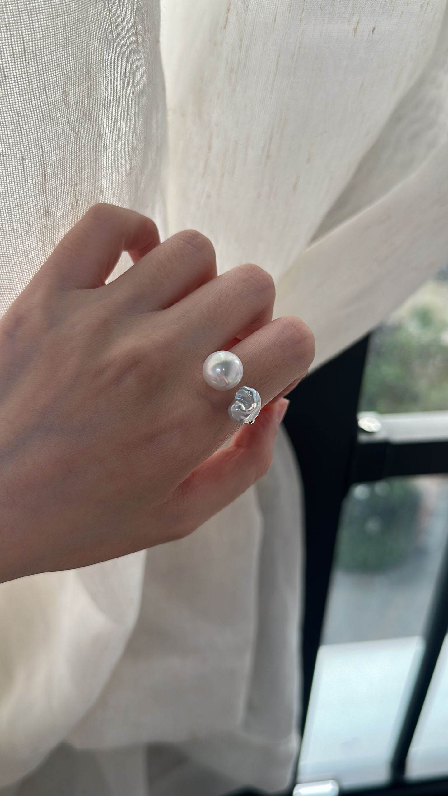 Private Treasures · Broken Silver Pearl Ring - SOLIS