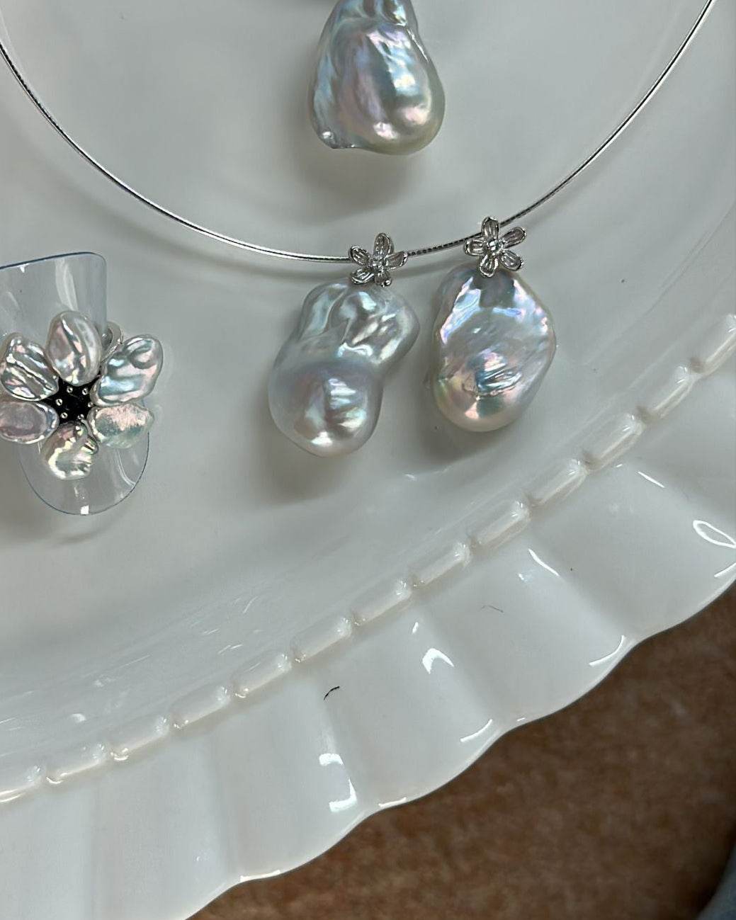 Private Treasures · Silver Camellia Baroque Pearl Necklace - SOLIS