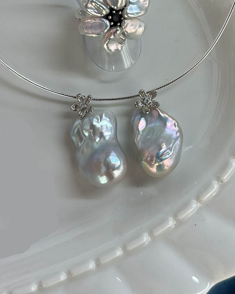 Private Treasures · Silver Camellia Baroque Pearl Necklace - SOLIS