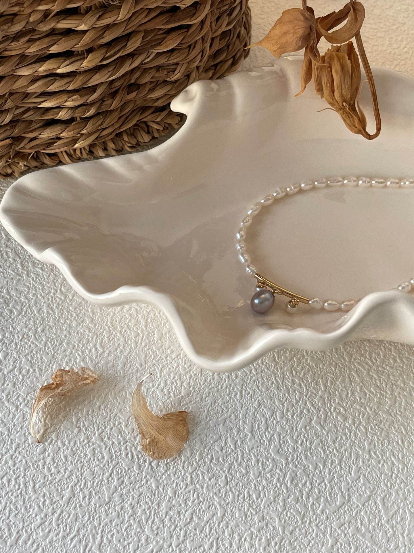 Petite Queen Necklace - SOLIS