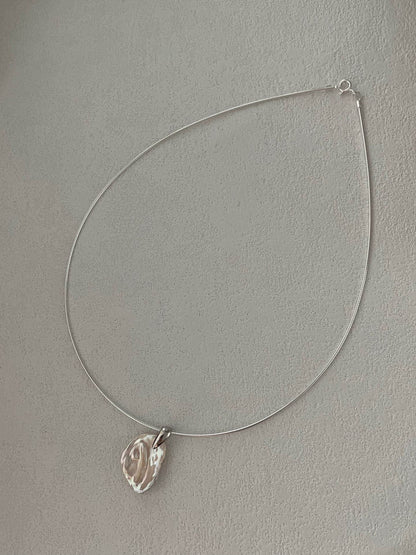 Diana Choker Necklace with Natural Petal Pearl Pendant - SOLIS