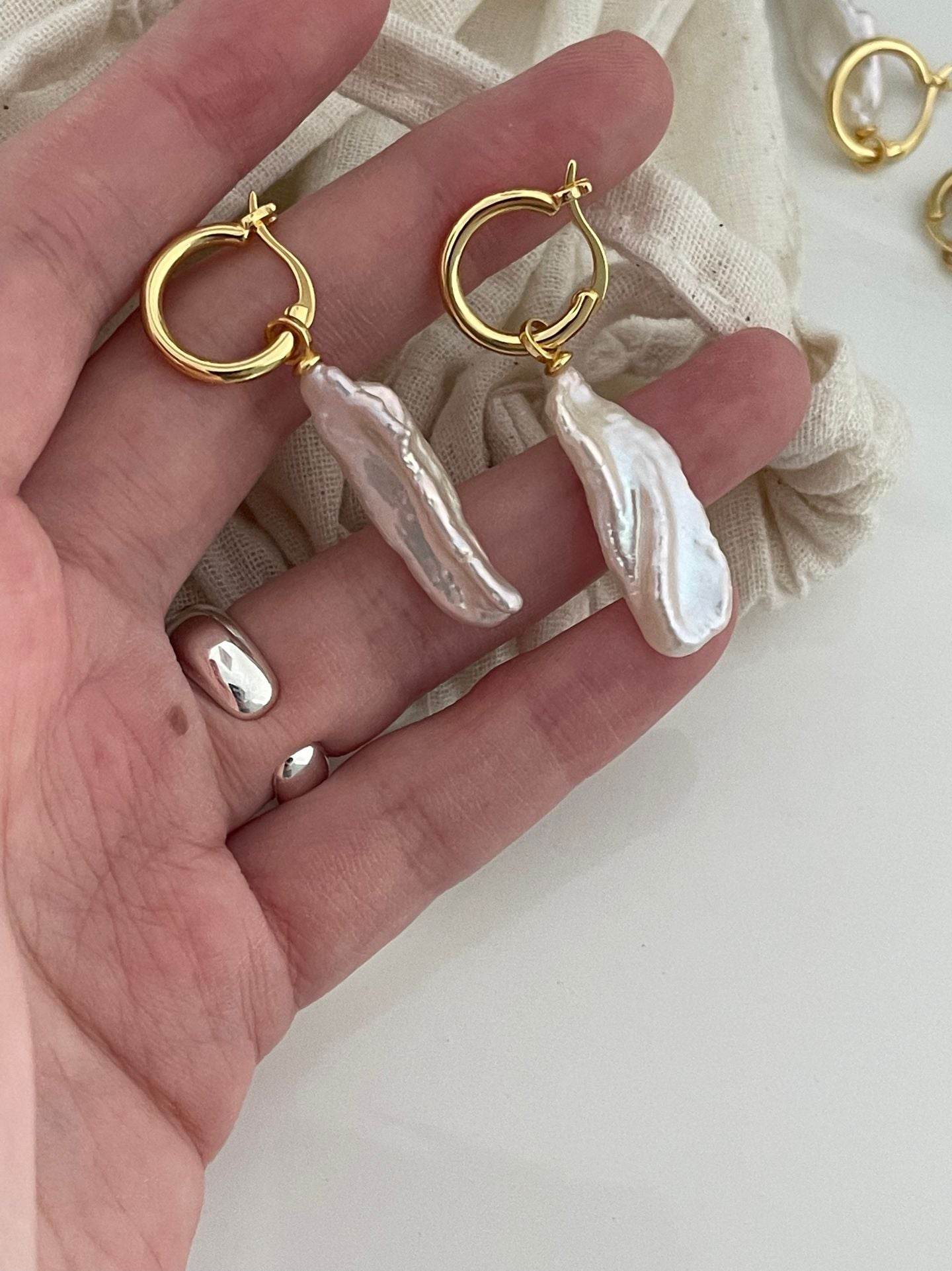 Baroque Stick Pearl Hoop Earrings - SOLIS