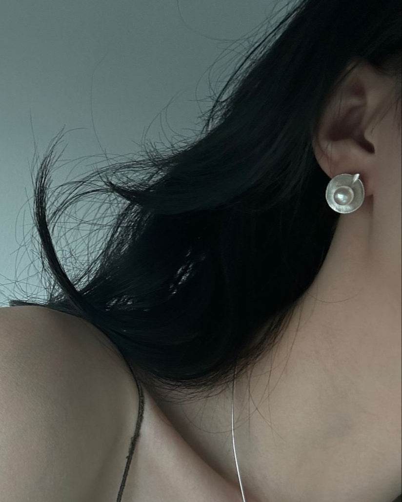 Shell Pearl Stud Earrings (Pair) - SOLIS