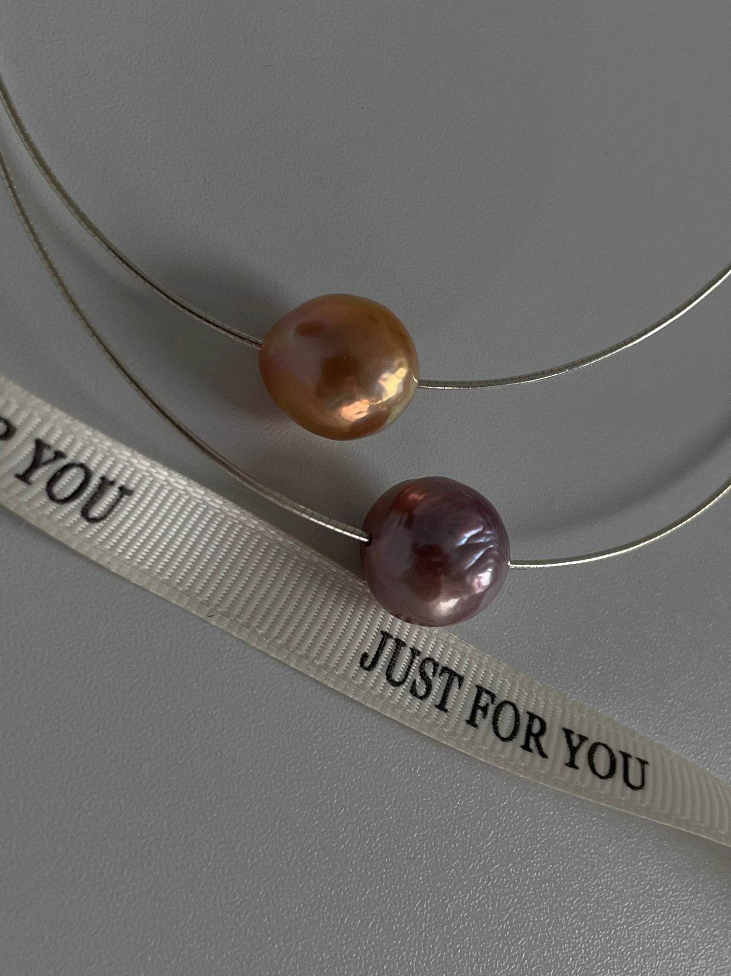 Minimalist Baroque Pearl Choker - SOLIS