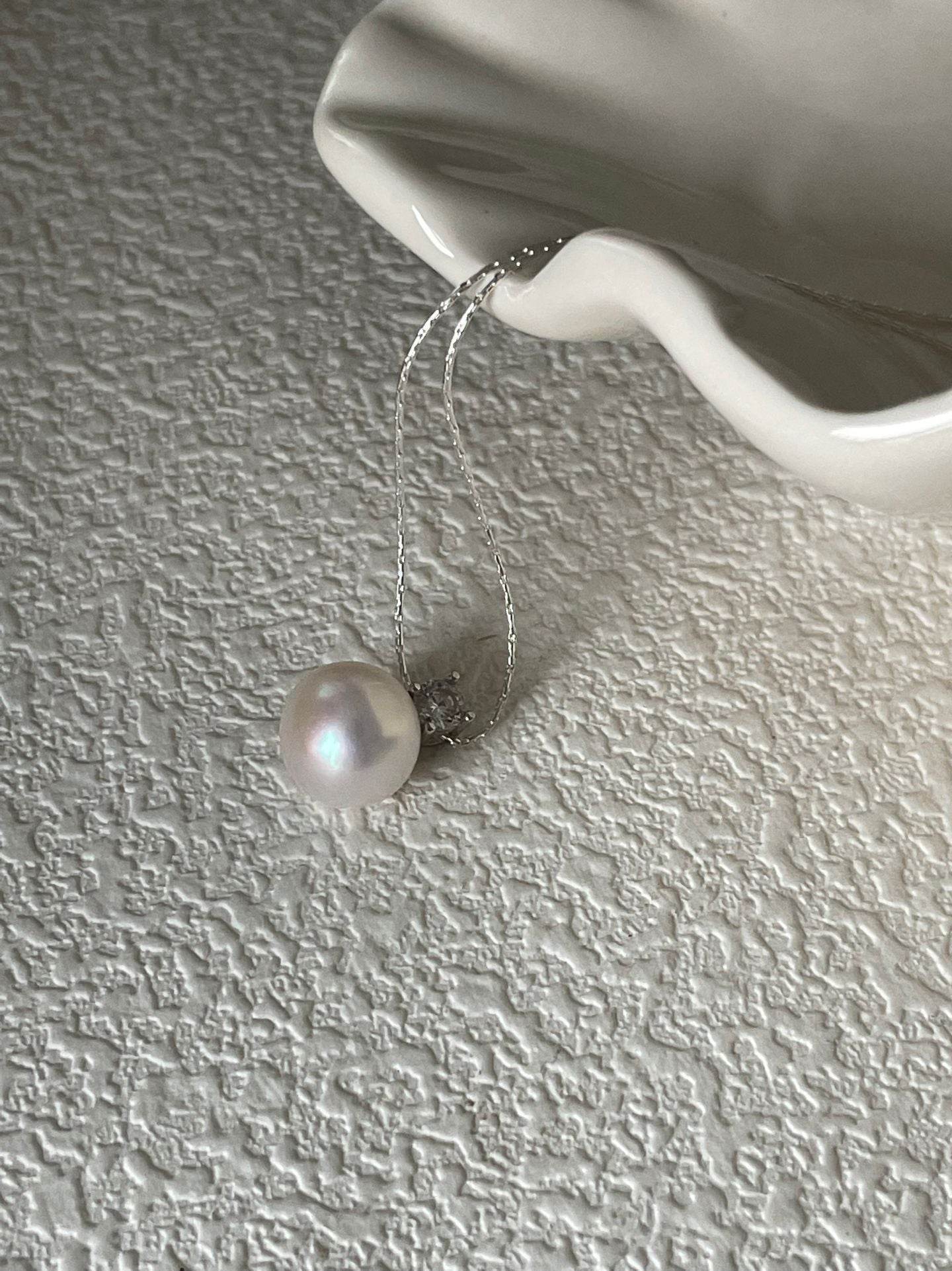 Minimalist White Pearl & Zircon Pendant Necklace - SOLIS