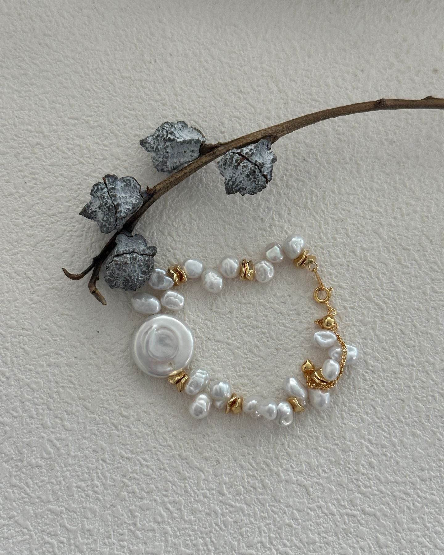 Gold Medallion & Coin Pearl Keshi Set - SOLIS