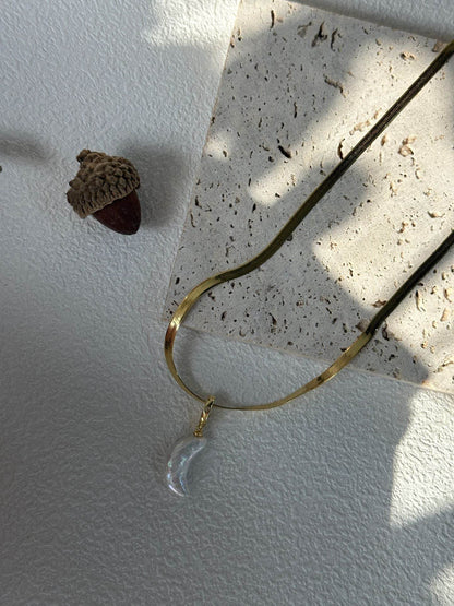 Freshwater Pearl Crescent Moonlight Necklace - SOLIS