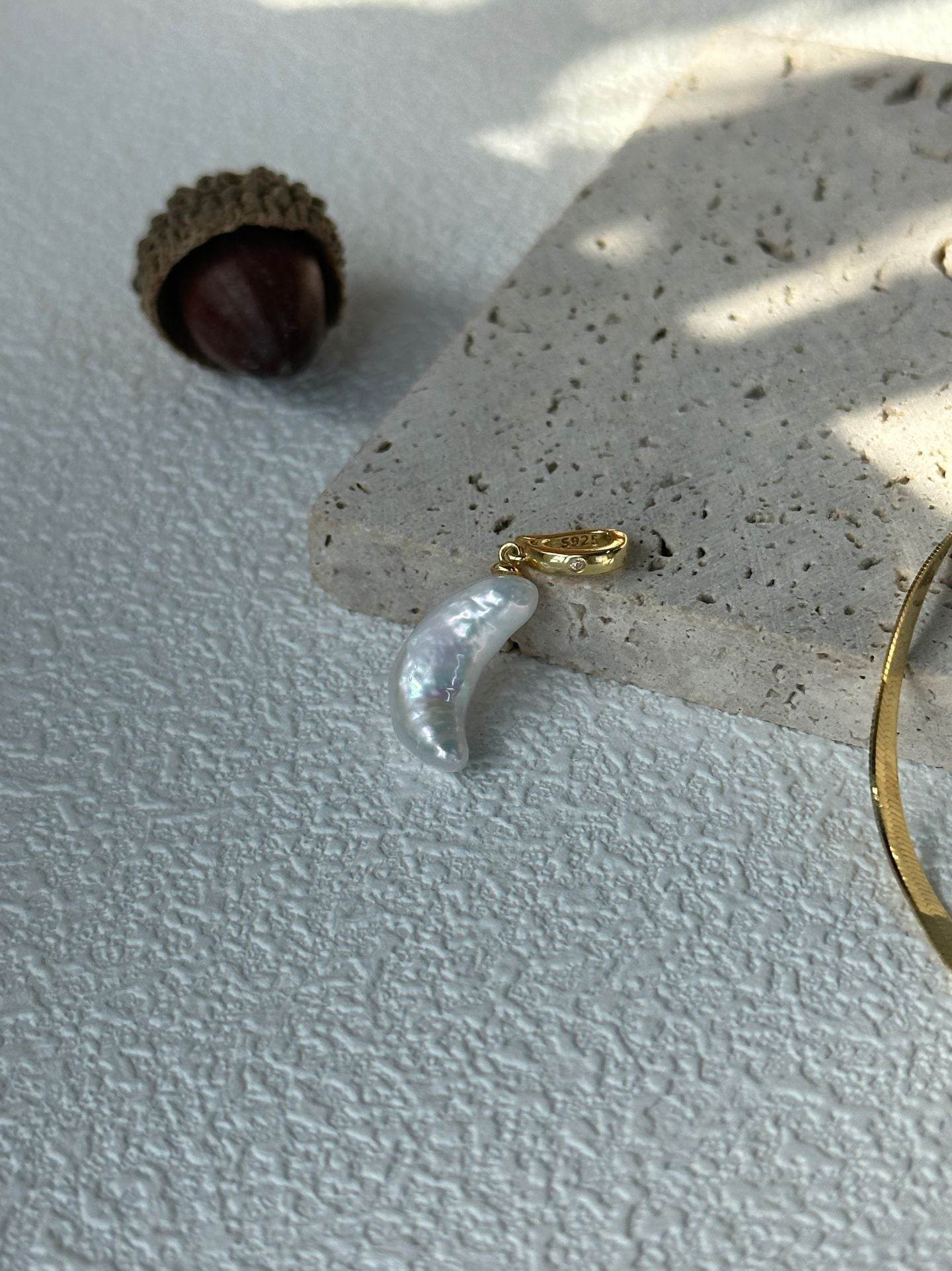 Freshwater Pearl Crescent Moonlight Necklace - SOLIS