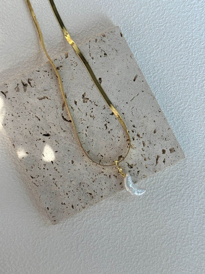 Freshwater Pearl Crescent Moonlight Necklace - SOLIS