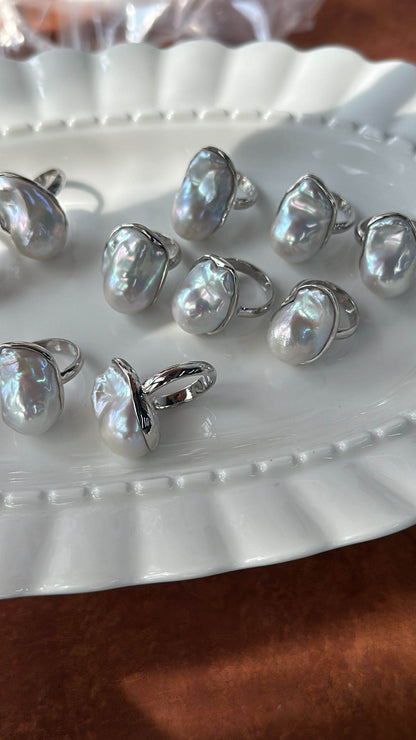Private Treasures · Baroque Pearl Open Ring - SOLIS