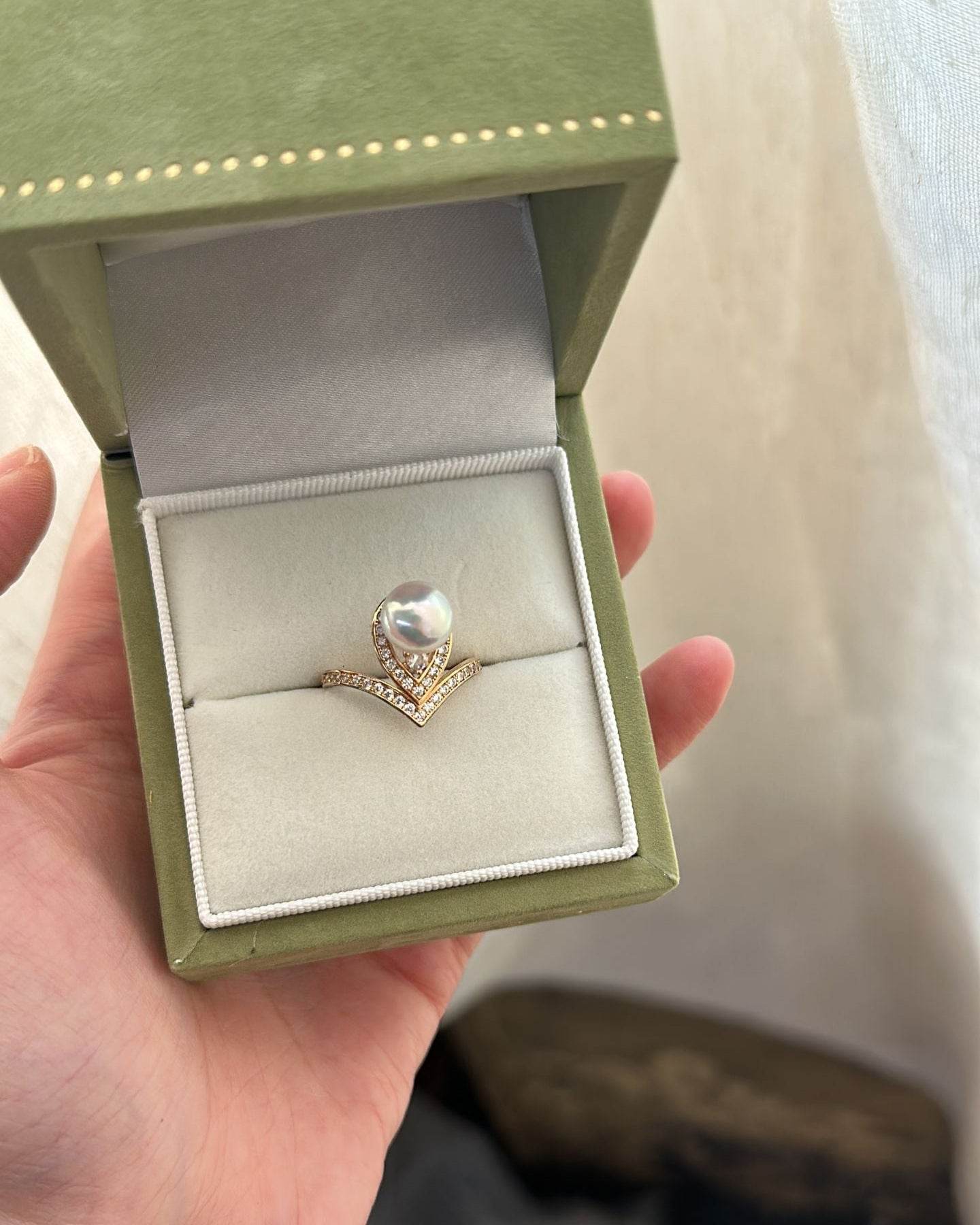 Private Treasures · Akoya Pearl Ring - SOLIS