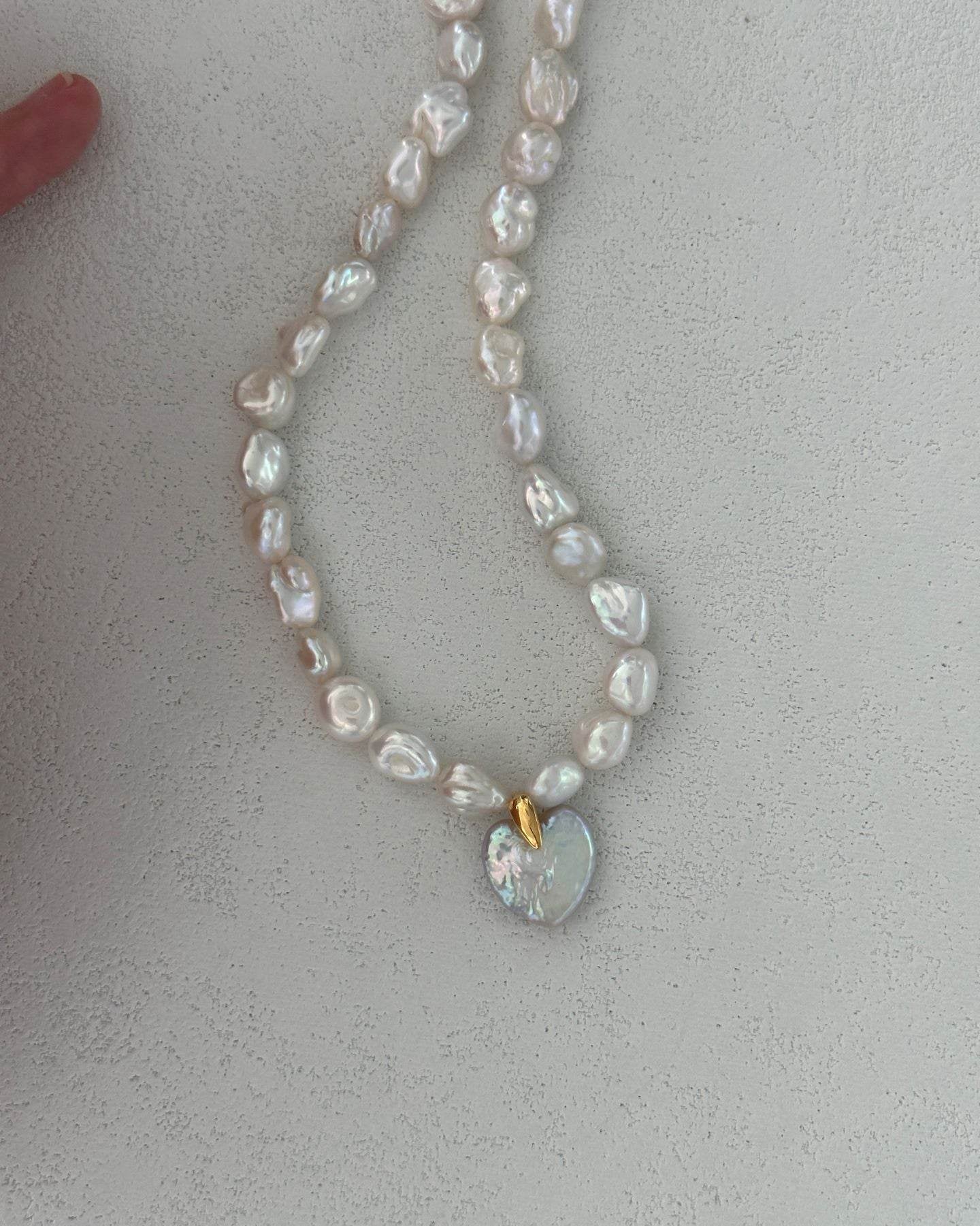 Runaway Sweetheart Pearl Necklace - SOLIS