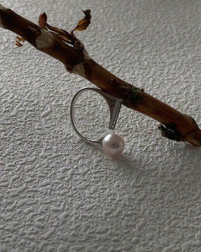 Geometric Pearl Ring - SOLIS