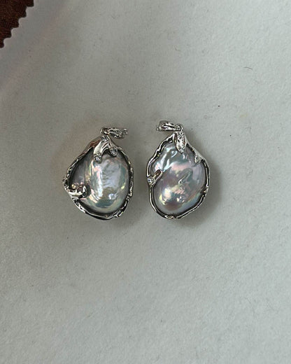 Private Treasures ·Sterling Silver Baroque Pearl Pendant - SOLIS