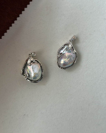 Private Treasures ·Sterling Silver Baroque Pearl Pendant - SOLIS