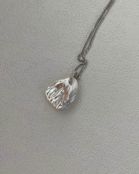 Petals Lune Necklace - SOLIS