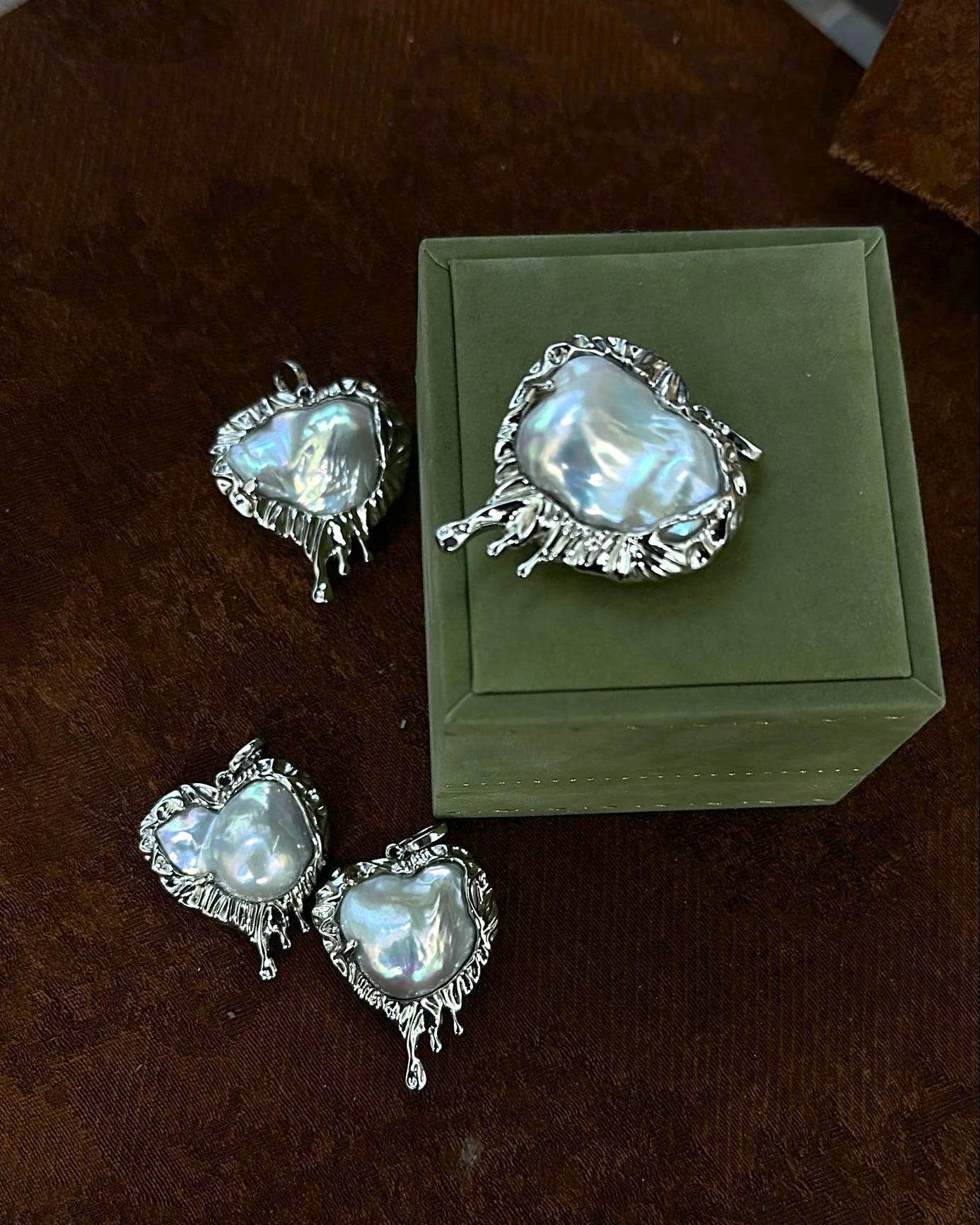 Private Treasure · Heirloom · Pendant - SOLIS