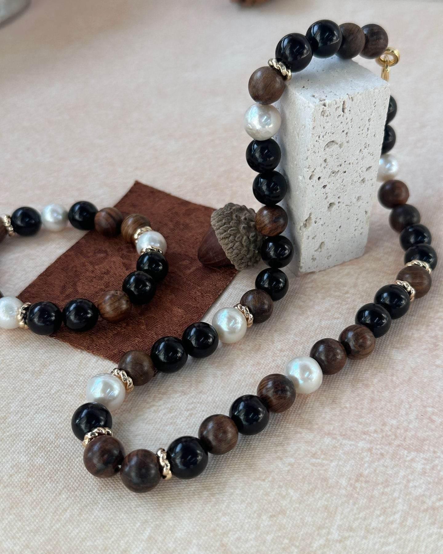 Van Dyke Brown Wooden Bead Necklace - SOLIS MOOD