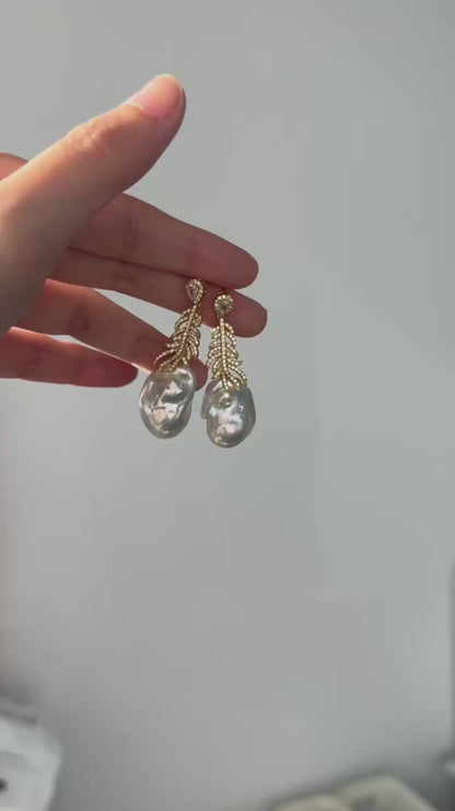 Private Treasures ·Golden Feather + Flawless Baroque