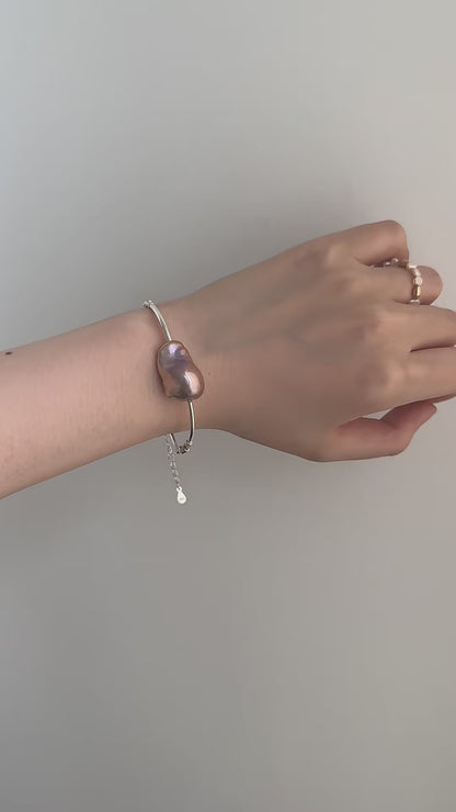 Twilight Glimmer – Iridescent Baroque Pearl & Sterling Silver Bracelet