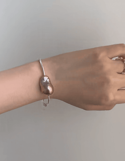 Twilight Glimmer – Iridescent Baroque Pearl & Sterling Silver Bracelet - SOLIS