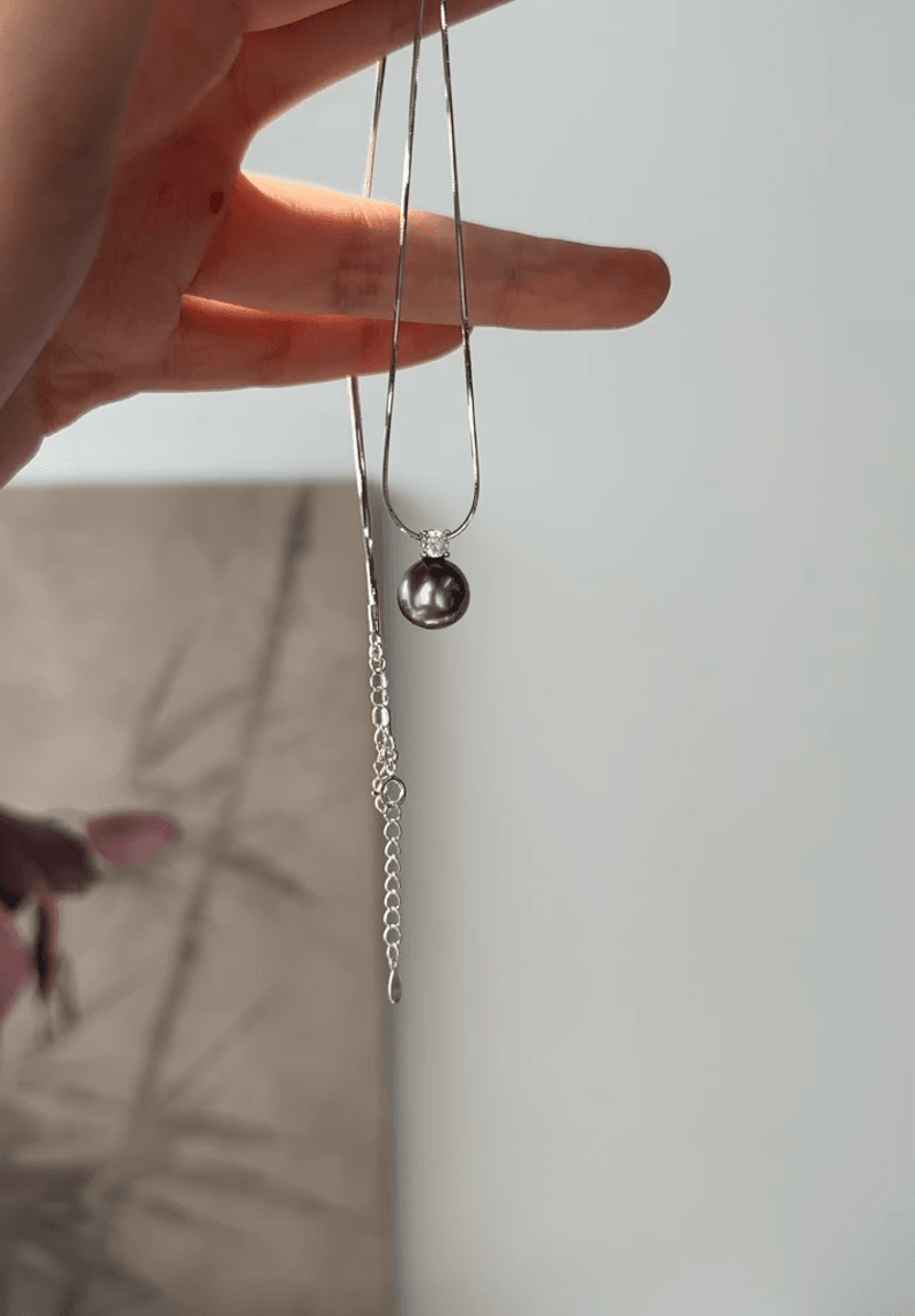 Private Treasures · Tahitian zircon necklace - SOLIS