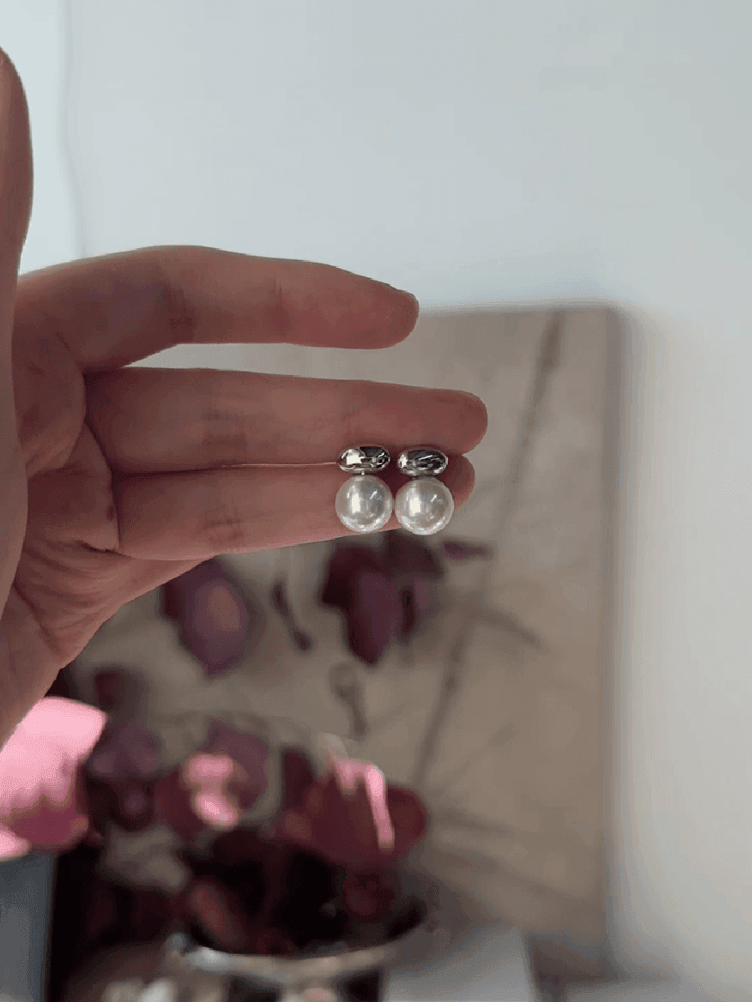 Aurora Glow – Slightly Flawed Round Studs - SOLIS